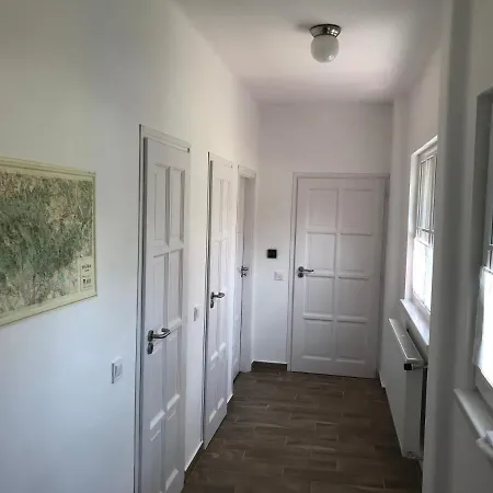 21 Es Fel Fenyo Vendeghaz *