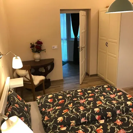 21 Es Fel Fenyo Vendeghaz Daire