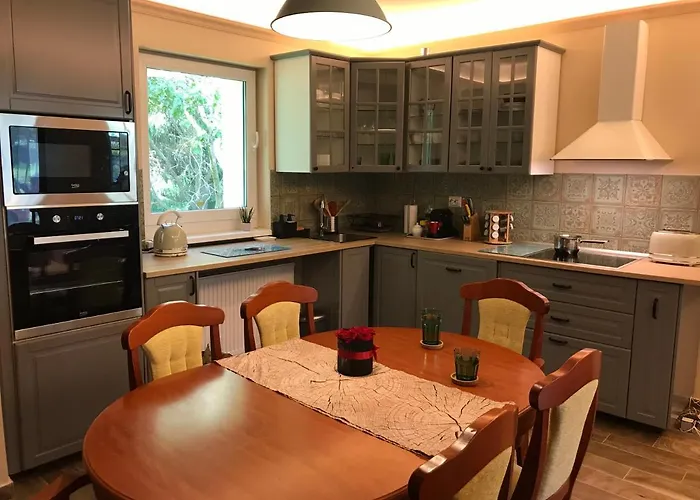 21 Es Fel Fenyo Vendeghaz 公寓