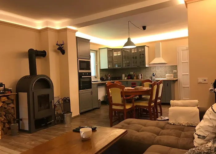 21 Es Fel Fenyo Vendeghaz Matraszentlaszlo