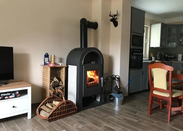 21 Es Fel Fenyo Vendeghaz 公寓