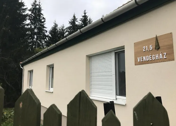 21 Es Fel Fenyo Vendeghaz 公寓 *